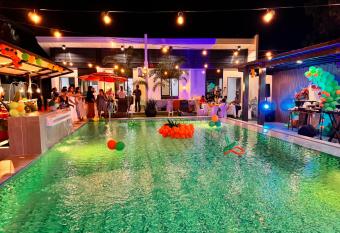 Dano Private Resort and Apartments has Balcony rooms