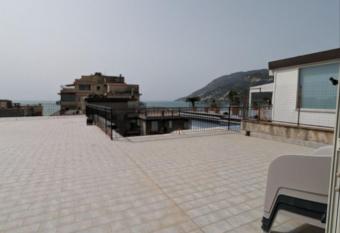 Camera singola su attico panoramico has Balcony rooms