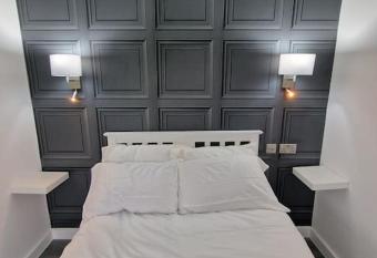 Delightful cabin retreat wrapped by natural beauty allows 18 year olds to book a room