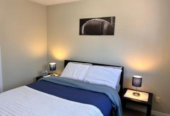                               2 has rooms with a private hot tub