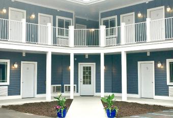 Empire Lakeshore Inn has Balcony rooms