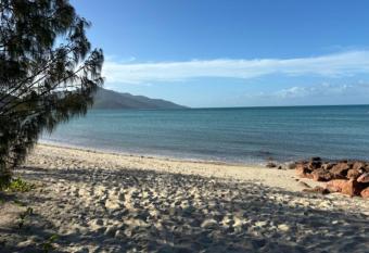 Hideaway Reef Cottage has Balcony rooms