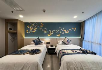 Yixuan Yasi Apartment-free shuttle during the Canton Fari has Balcony rooms