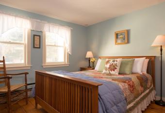 Golden Stage Inn has Balcony rooms