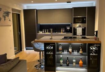 Cambrian House has Balcony rooms