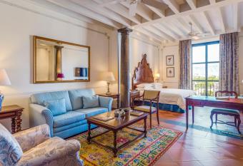 Hotel Solar de las Animas has Balcony rooms