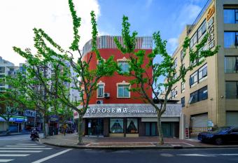 Orient Rose International Hotel allows 18 year olds to book a room