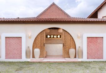 Dune Seseh has Balcony rooms