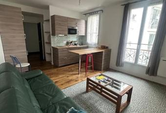 Appartement Pantin allows 18 year olds to book a room