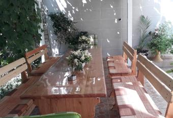 Veda Guest House has Balcony rooms