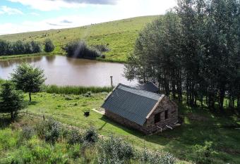 Austrey Lodge has rooms with a private hot tub