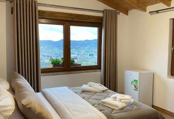 Bujtina Salko has Balcony rooms