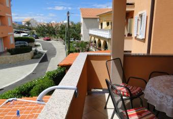 Vito & Rocco Apartment has Balcony rooms