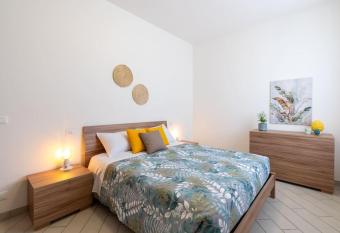 La Casa di Zoe allows 18 year olds to book a room