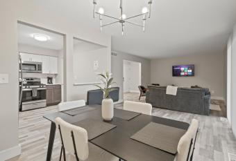 Cozy 2BR Stay in Rochester Hills has Balcony rooms