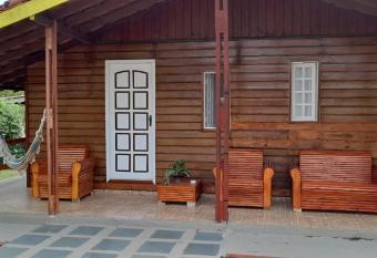 Casa em S  o Pedro estilo chal   has Balcony rooms