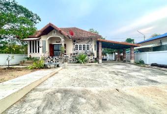                                @                            has Balcony rooms