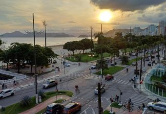 Apto com vista ao mar deslumbrante em Santos allows 18 year olds to book a room