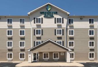 WoodSpring Suites Augusta Riverwatch allows 18 year olds to book a room