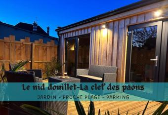 Le Nid douillet proche de la mer. La clef des paons has Balcony rooms