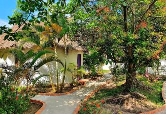 Bohemiaz Resort and Spa Kampot has Balcony rooms