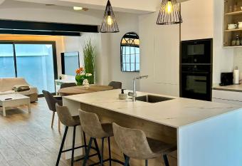 La Repera has Balcony rooms