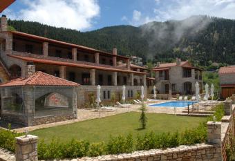 Omalia Village has Balcony rooms