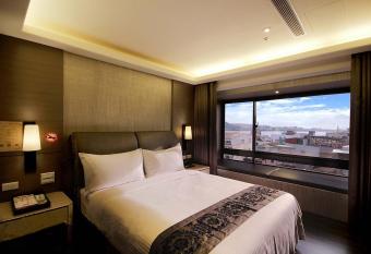 Open Room Hotel allows 18 year olds to book a room