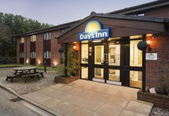 Days Inn Bridgend Cardiff allows 18 year olds to book a room