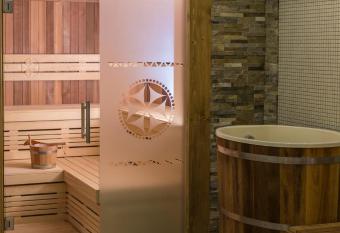 Hotel Carlina has Balcony rooms