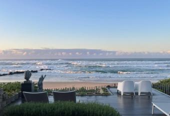 Beachfront Bliss has Balcony rooms