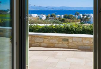 GREEN IN BLUE RESIDENCE LOGARAS allows 18 year olds to book a room