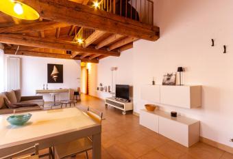 Casa Elisa has Balcony rooms