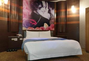 Beidoo Hotel allows 18 year olds to book a room