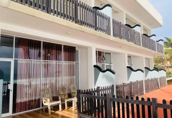 Yula Beach has Balcony rooms