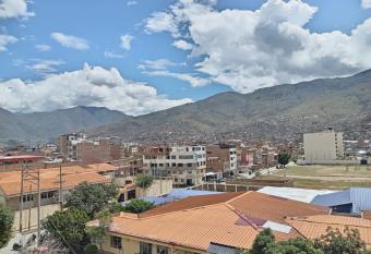OCALA HOUSE 3.0 has Balcony rooms