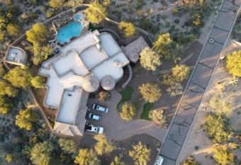 Scottsdale - 35982 N Willow Cross Dr has rooms with a private hot tub