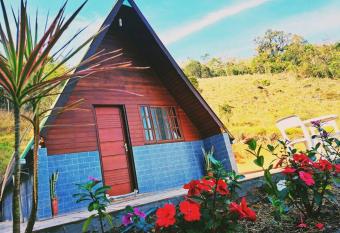 Chal   no Sitio Guardi  es da Nascente has Balcony rooms