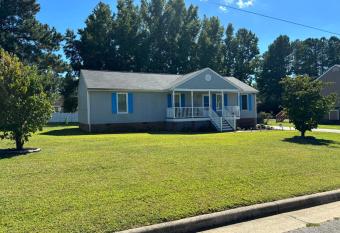 Lace Place has Balcony rooms