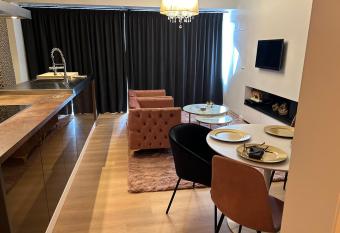 Appartement centrum 1 allows 18 year olds to book a room