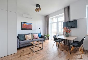 CityCenterApartments-M32-8C has Balcony rooms