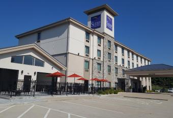 Sleep Inn and Suites Belmont - St Clairsville allows 18 year olds to book a room