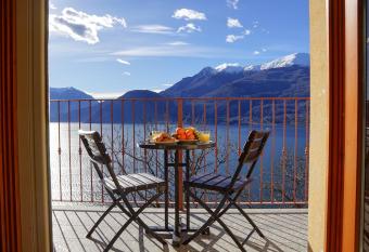Bellevue Apartment: sunset on Lake Como has Balcony rooms