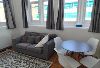 Flat 1, 106 Belgrave Gate allows 18 year olds to book a room