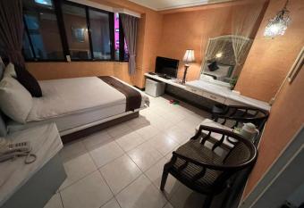 Boston Hotel allows 18 year olds to book a room