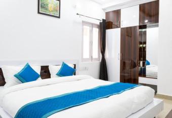Hotel Mountain Mist Home Stay Inn Bhimtal has Balcony rooms