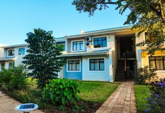 Beautiful 2-Bed Luxury Apartment in Victoria Falls has Balcony rooms