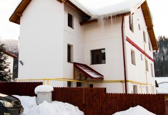 Vila Alma Azuga allows 18 year olds to book a room