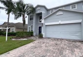 Kildrummy Lux Apartment has Balcony rooms