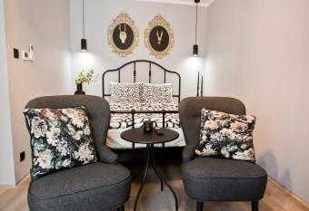 Balaton Apartamenty has Balcony rooms